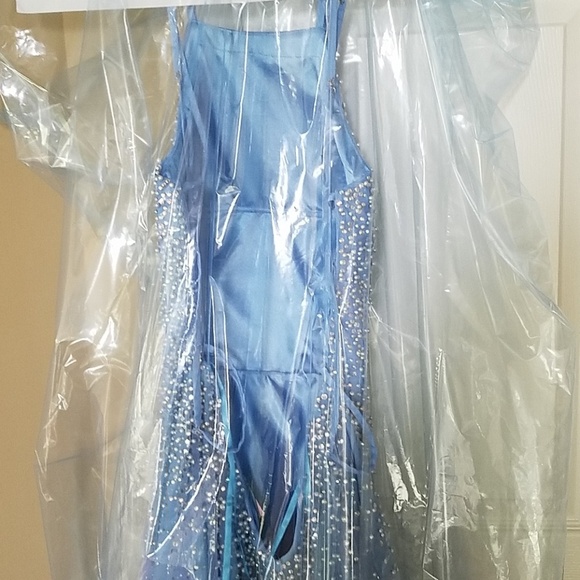 Beautiful blue beaded ball gown, size 6 - Picture 5 of 8
